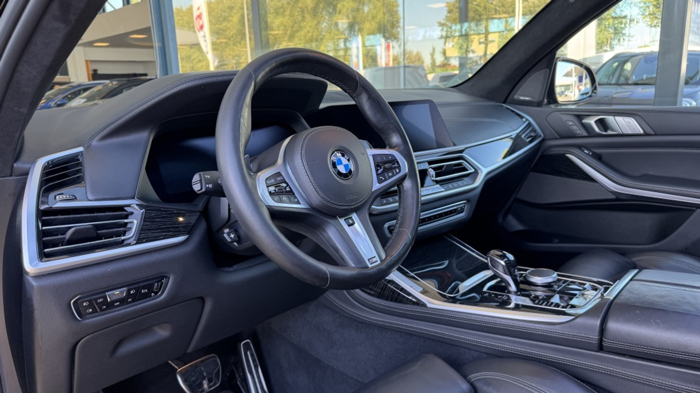 Foto van BMW X7 M50i