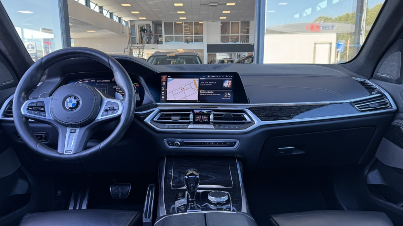 Foto van BMW X7 M50i