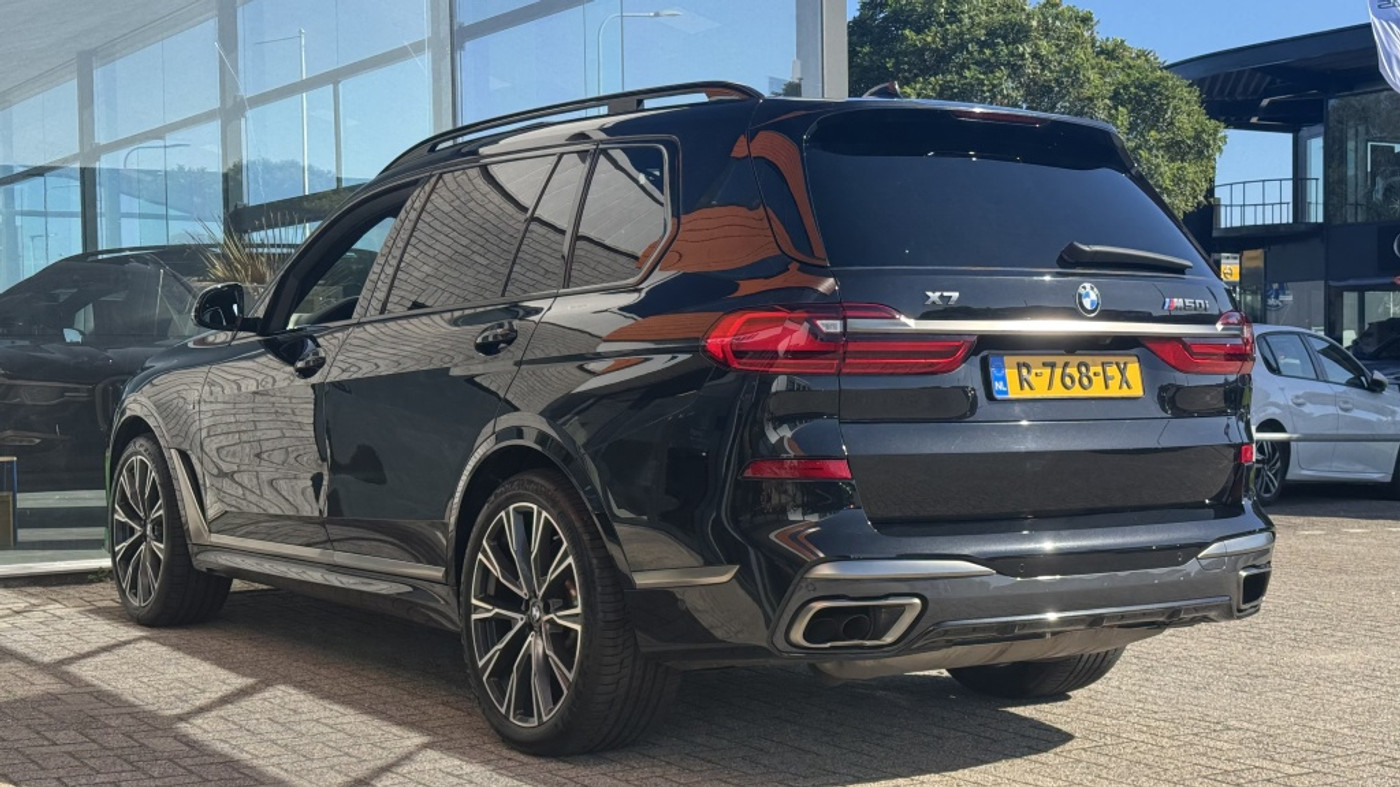 Foto van BMW X7 M50i