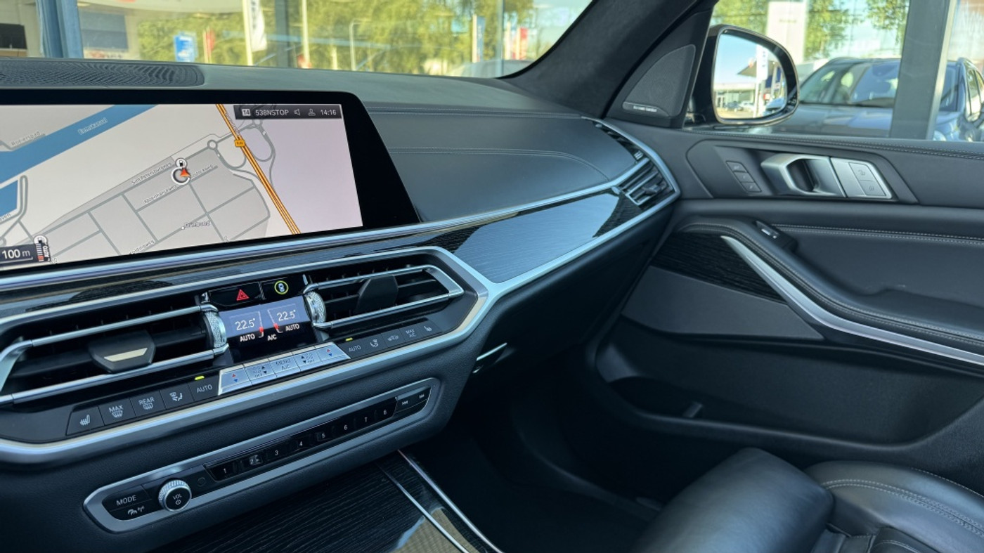 Foto van BMW X7 M50i