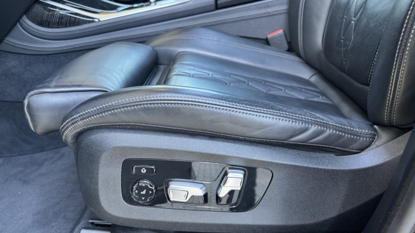 Foto van BMW X7 M50i