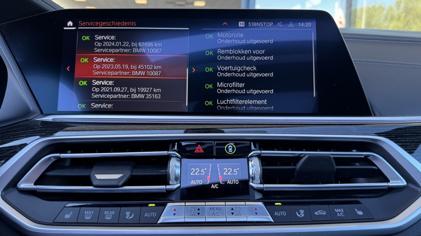 Foto van BMW X7 M50i