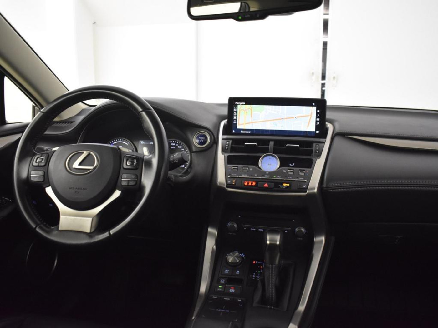 Foto van Lexus NX