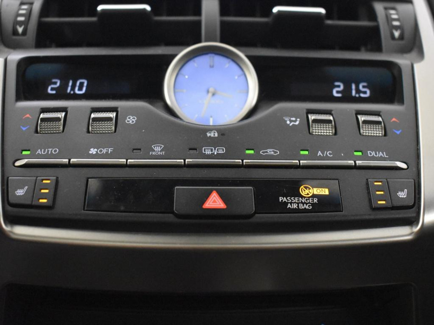 Foto van Lexus NX