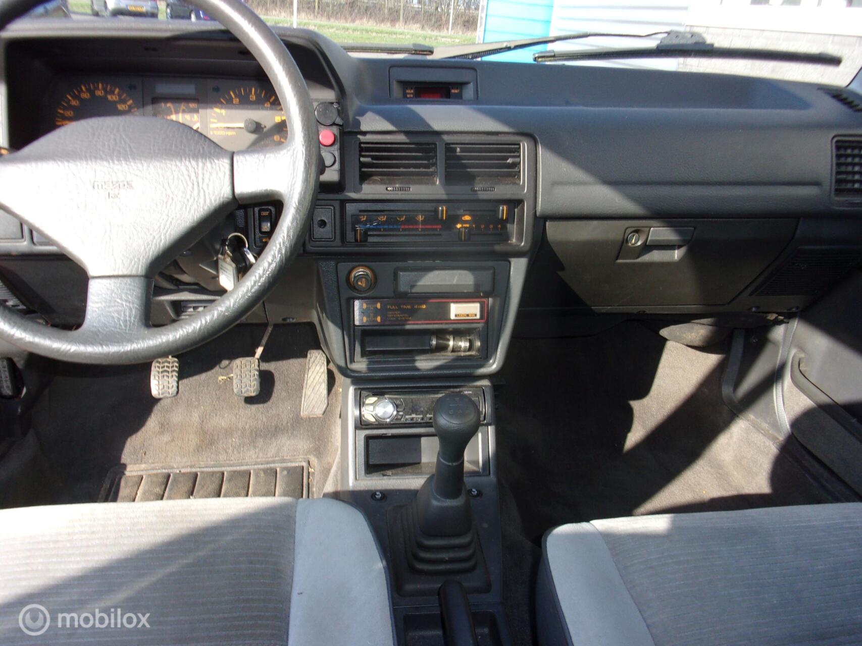 Foto van Mazda 323