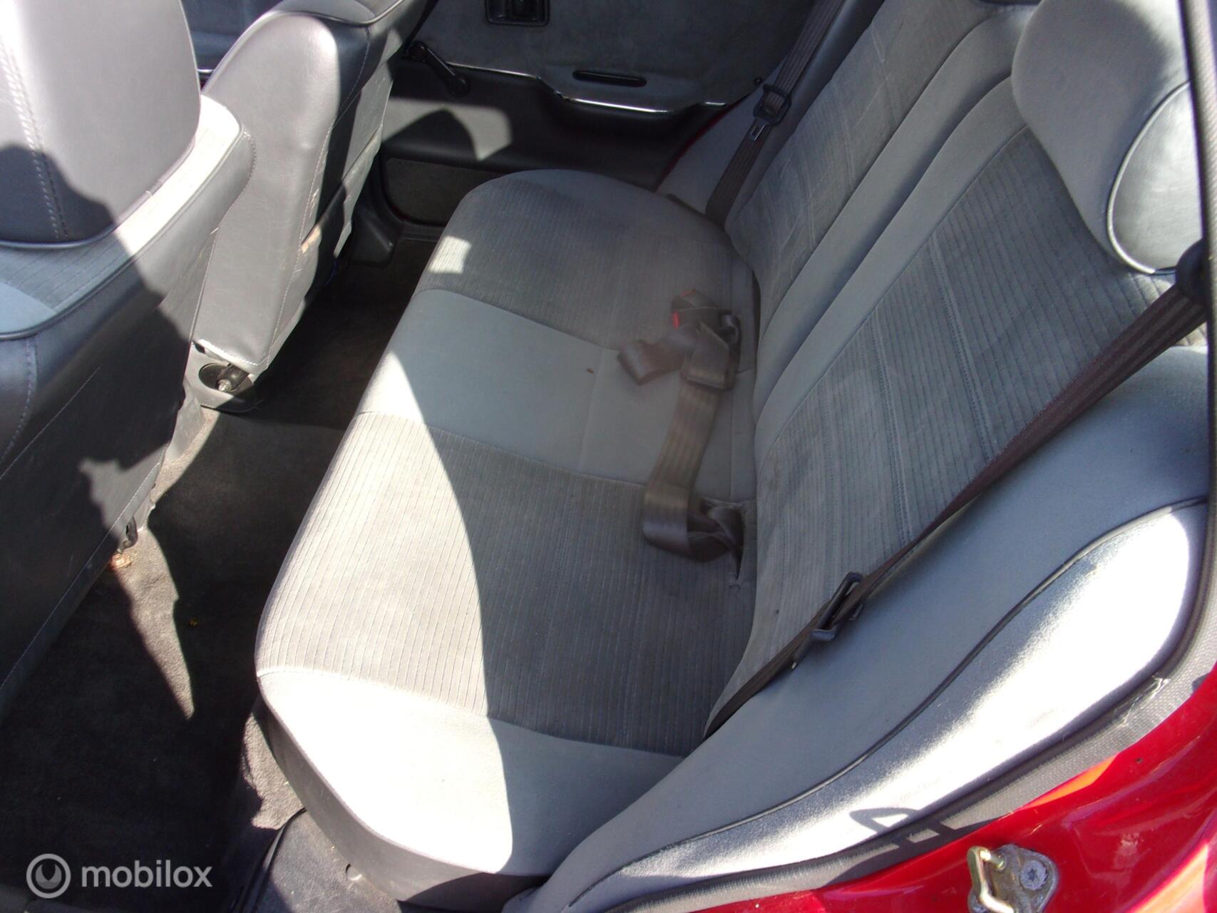 Foto van Mazda 323