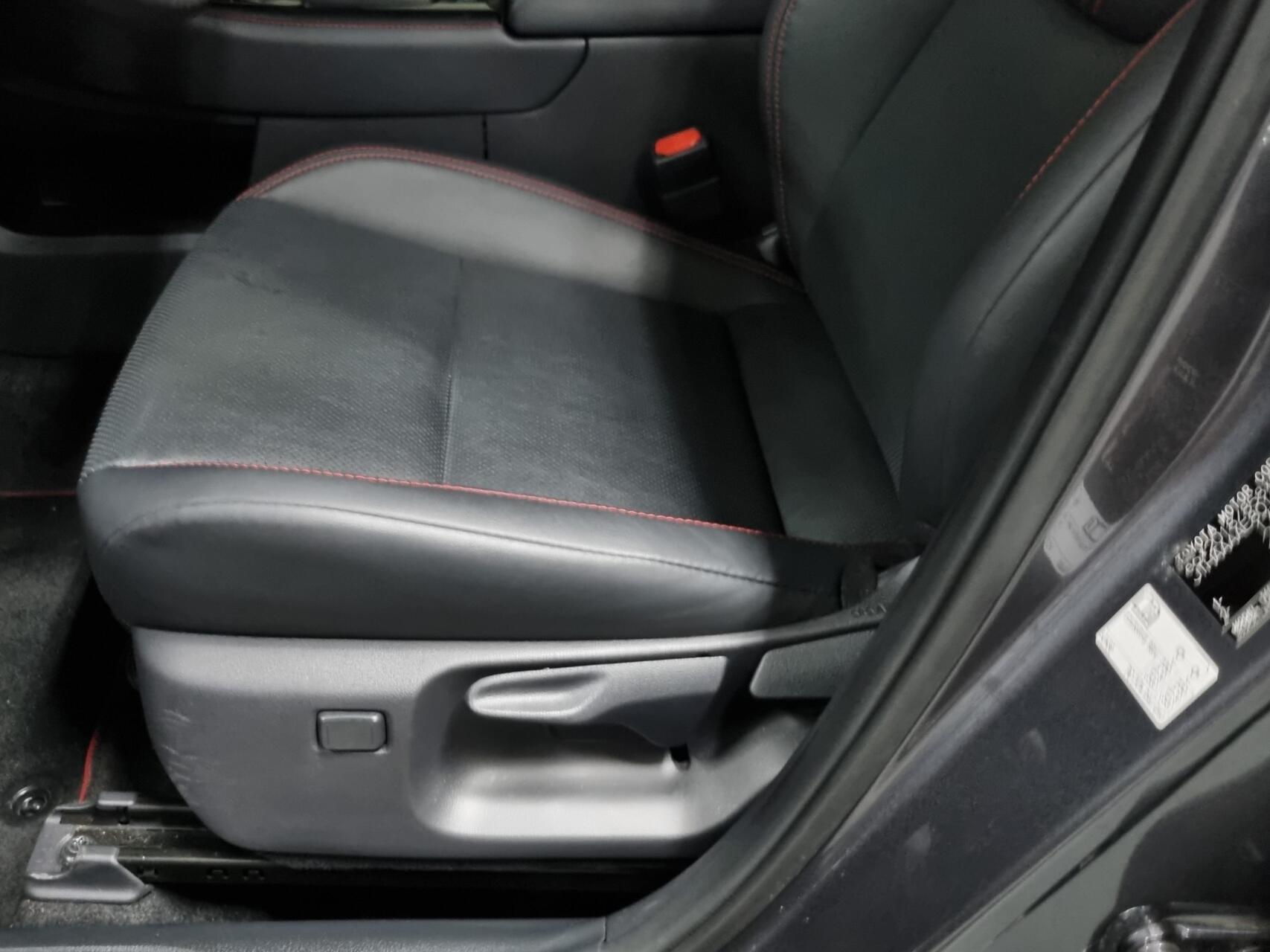 Foto van Lexus LBX