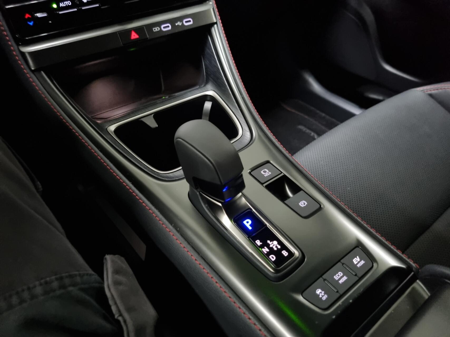 Foto van Lexus LBX