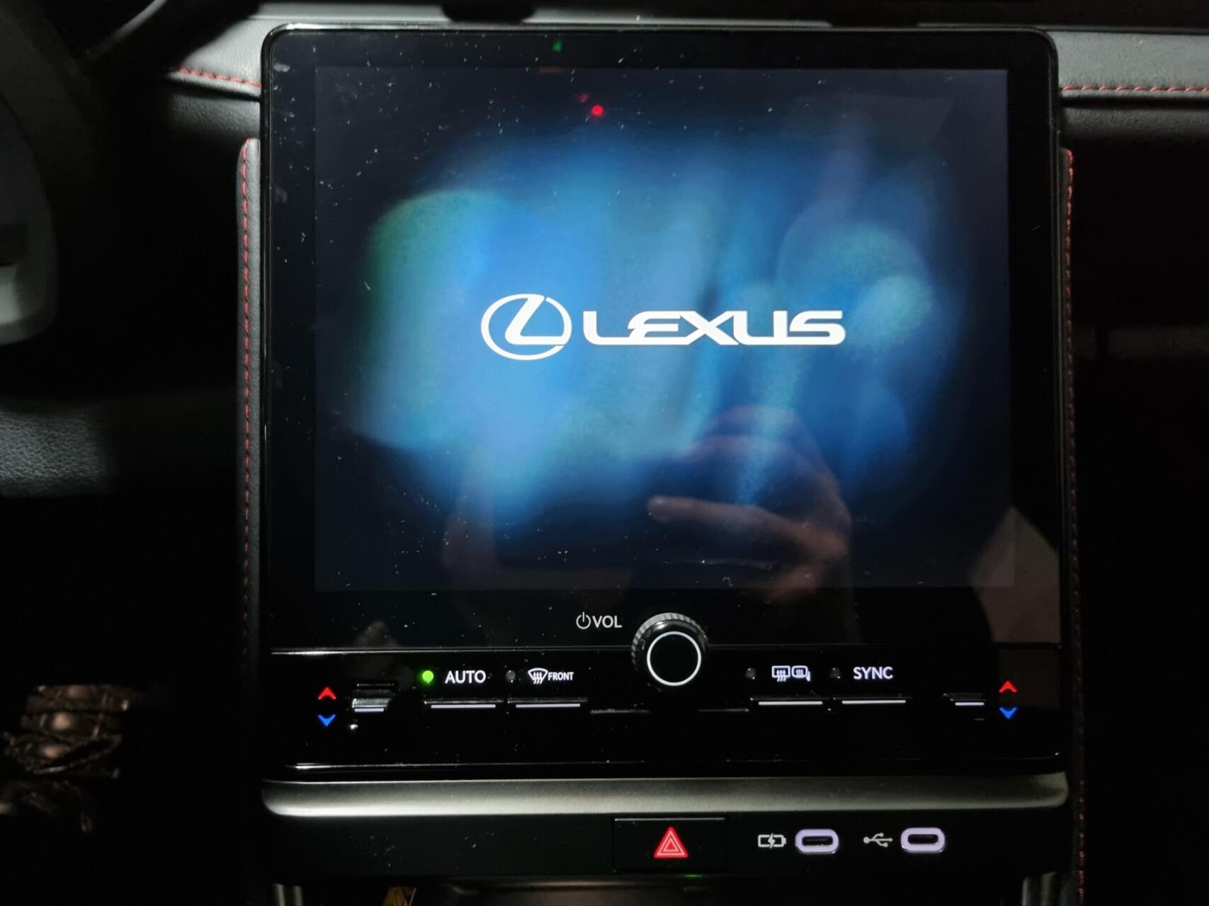 Foto van Lexus LBX