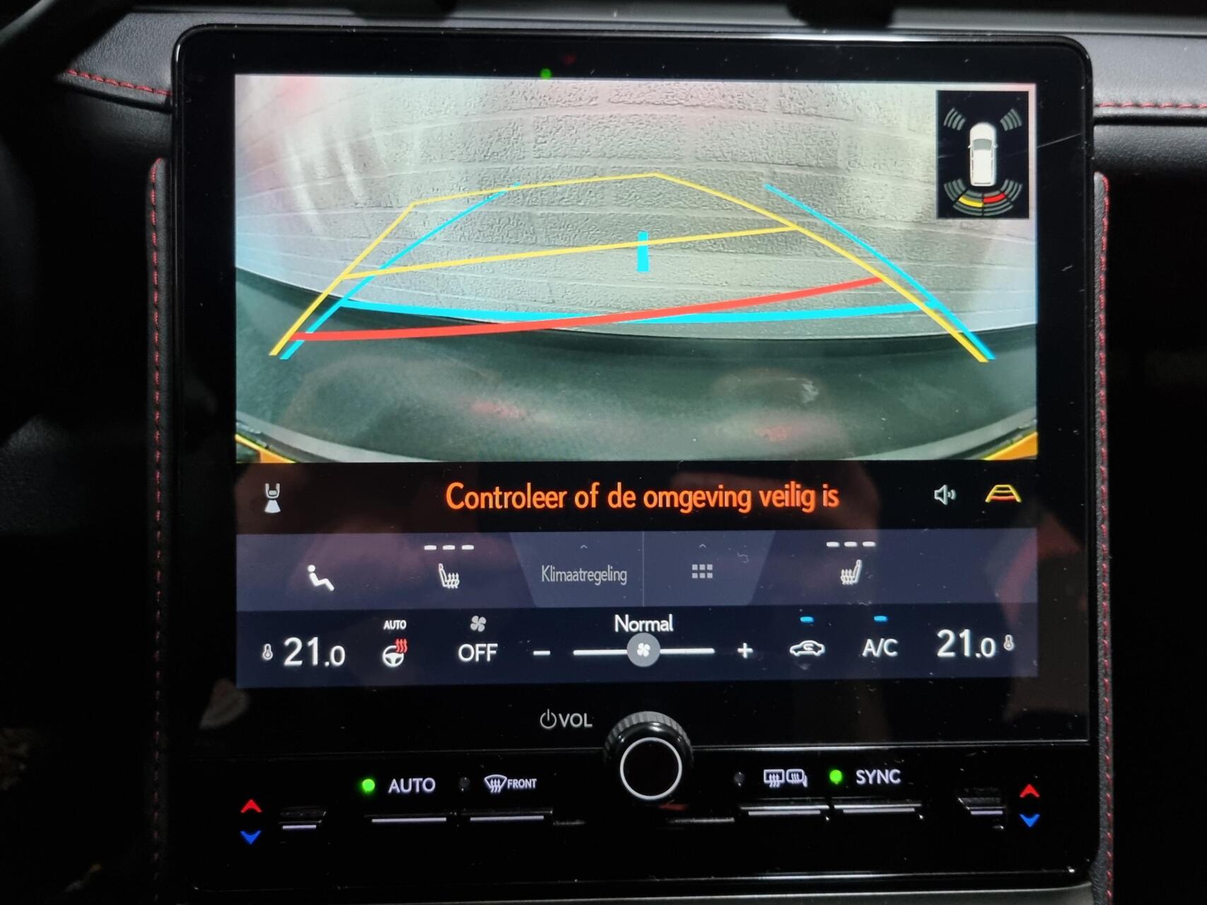 Foto van Lexus LBX