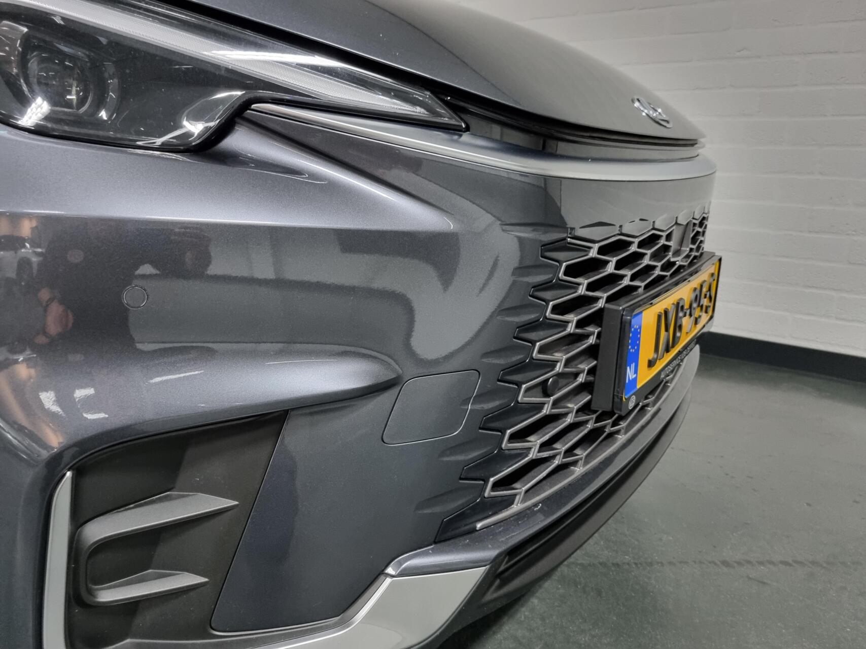 Foto van Lexus LBX