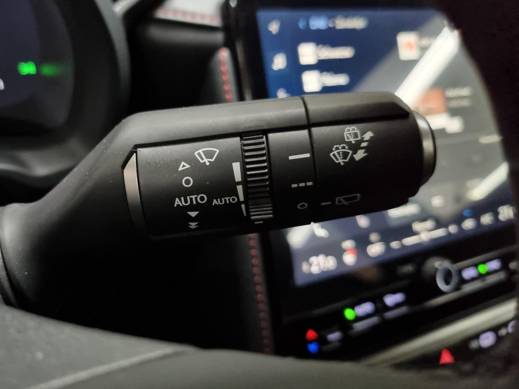 Foto van Lexus LBX