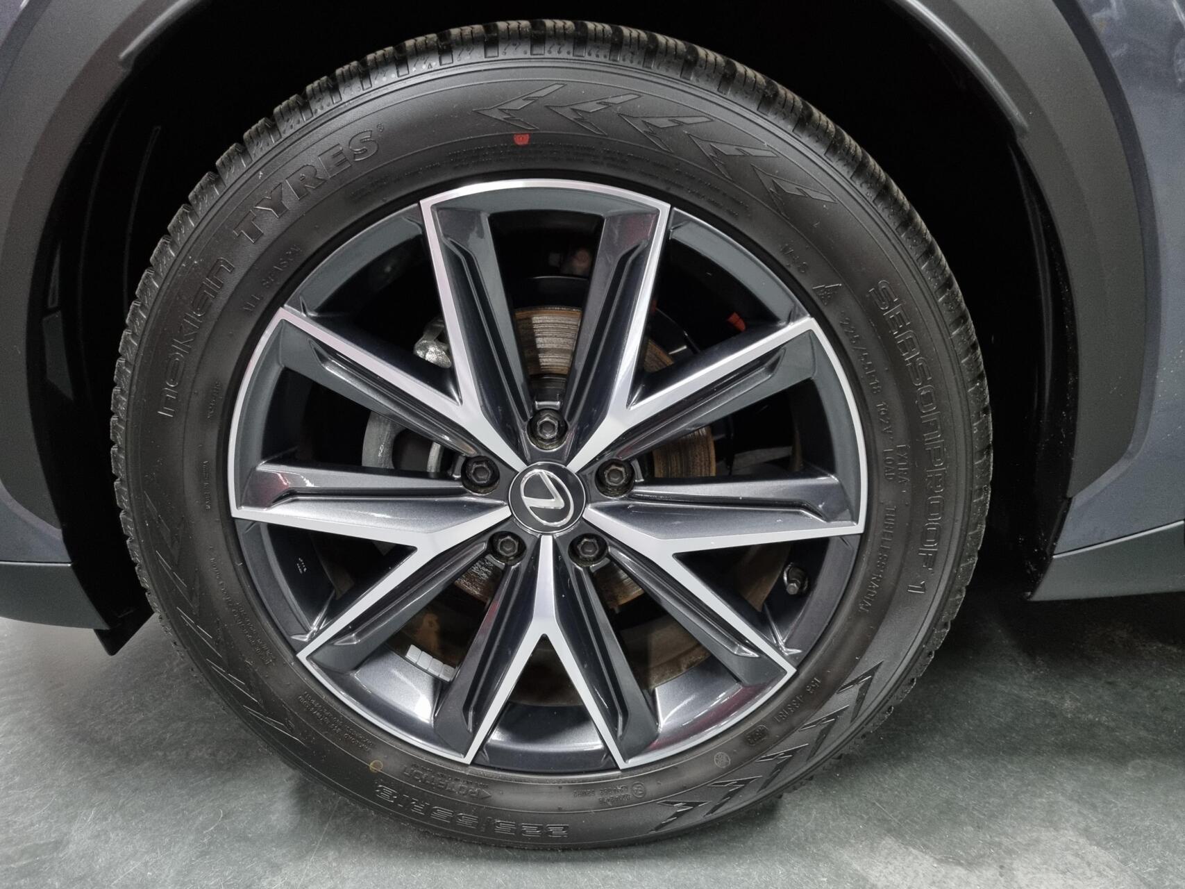 Foto van Lexus LBX