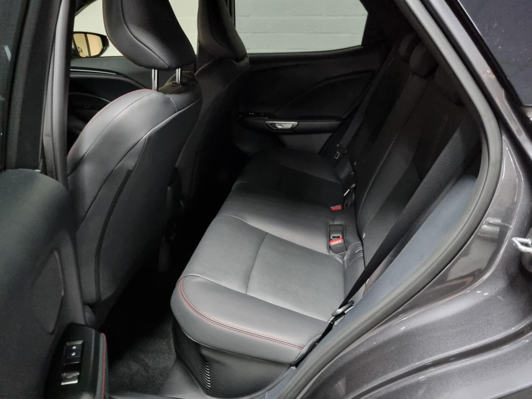 Foto van Lexus LBX