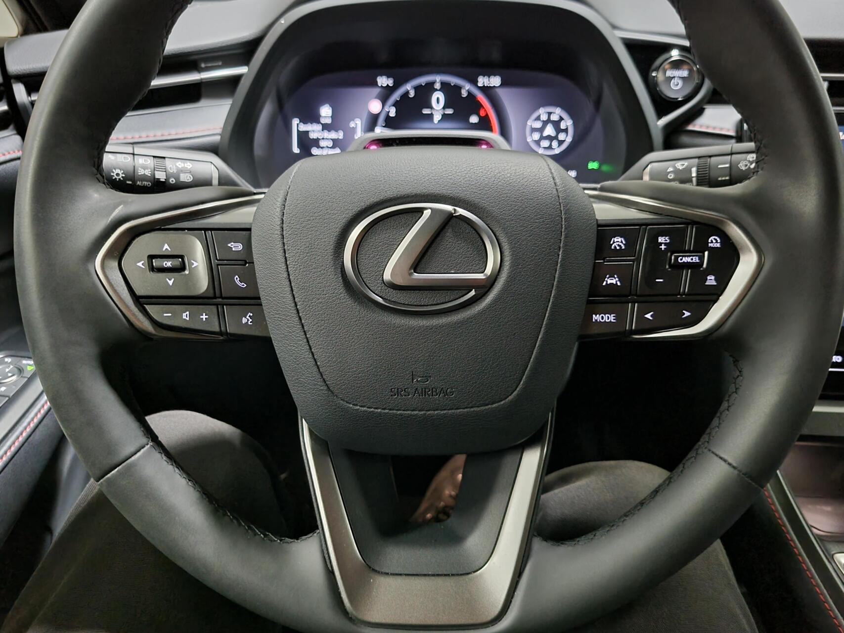 Foto van Lexus LBX