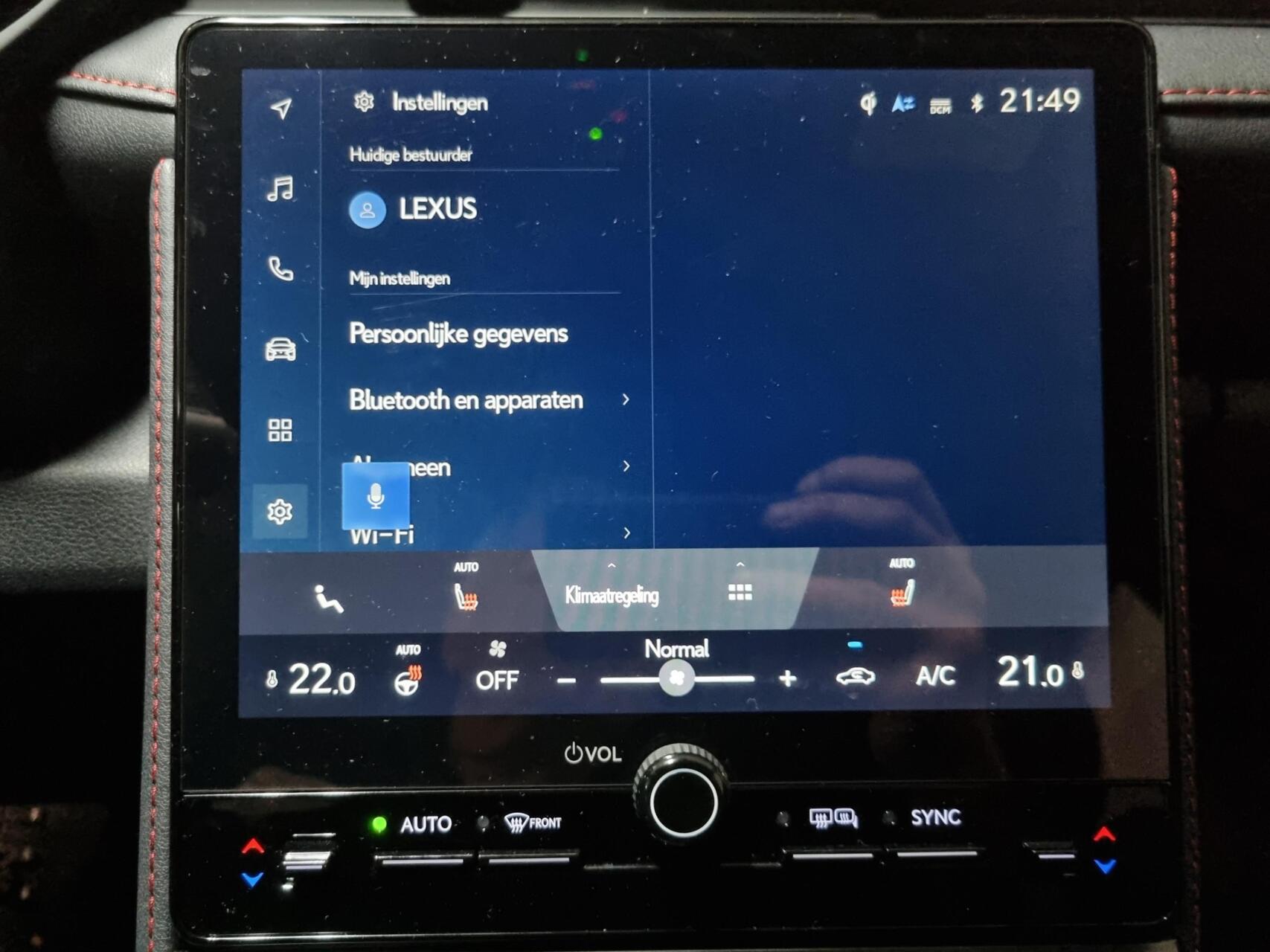 Foto van Lexus LBX