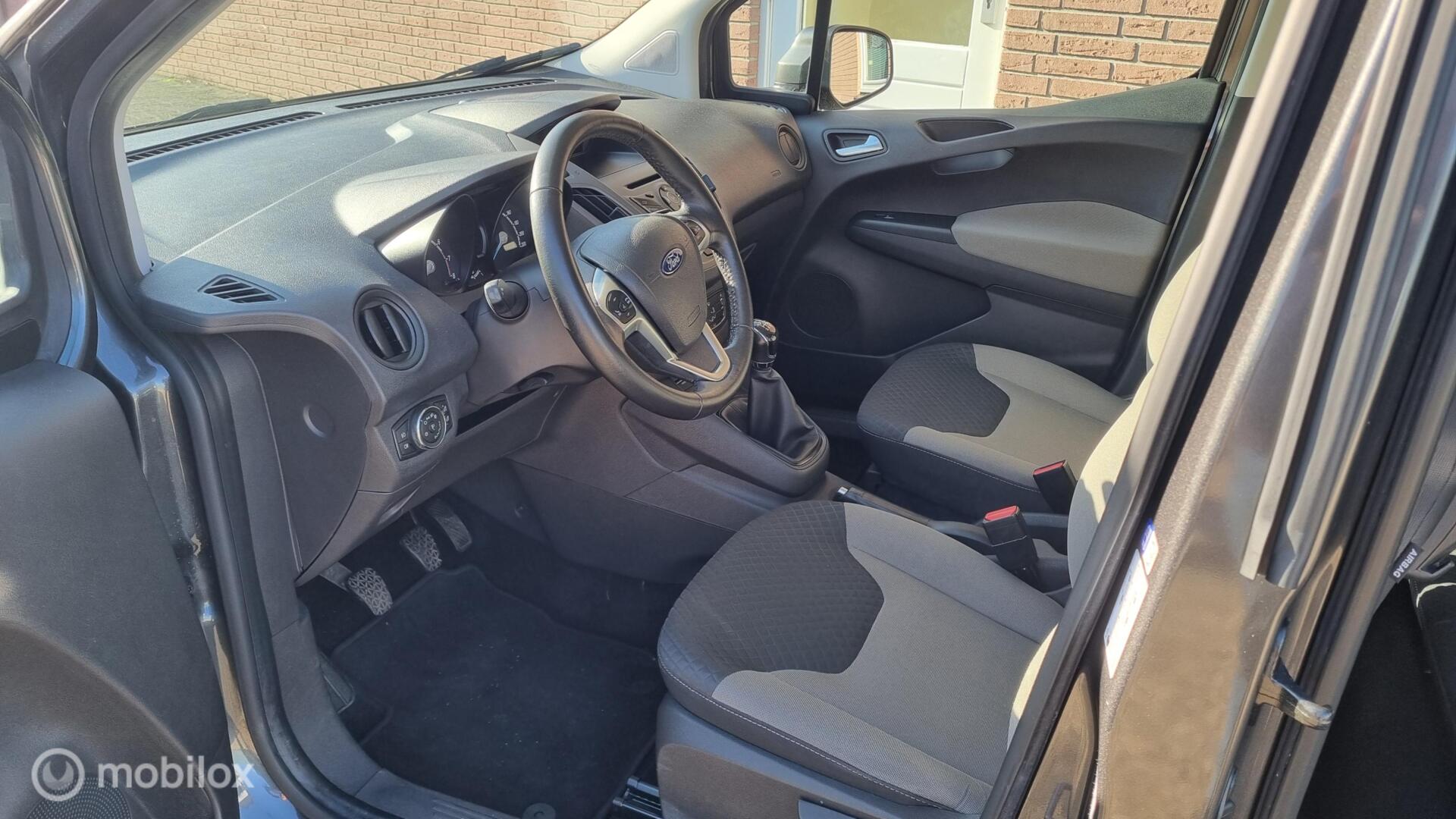 Foto van Ford Tourneo Courier