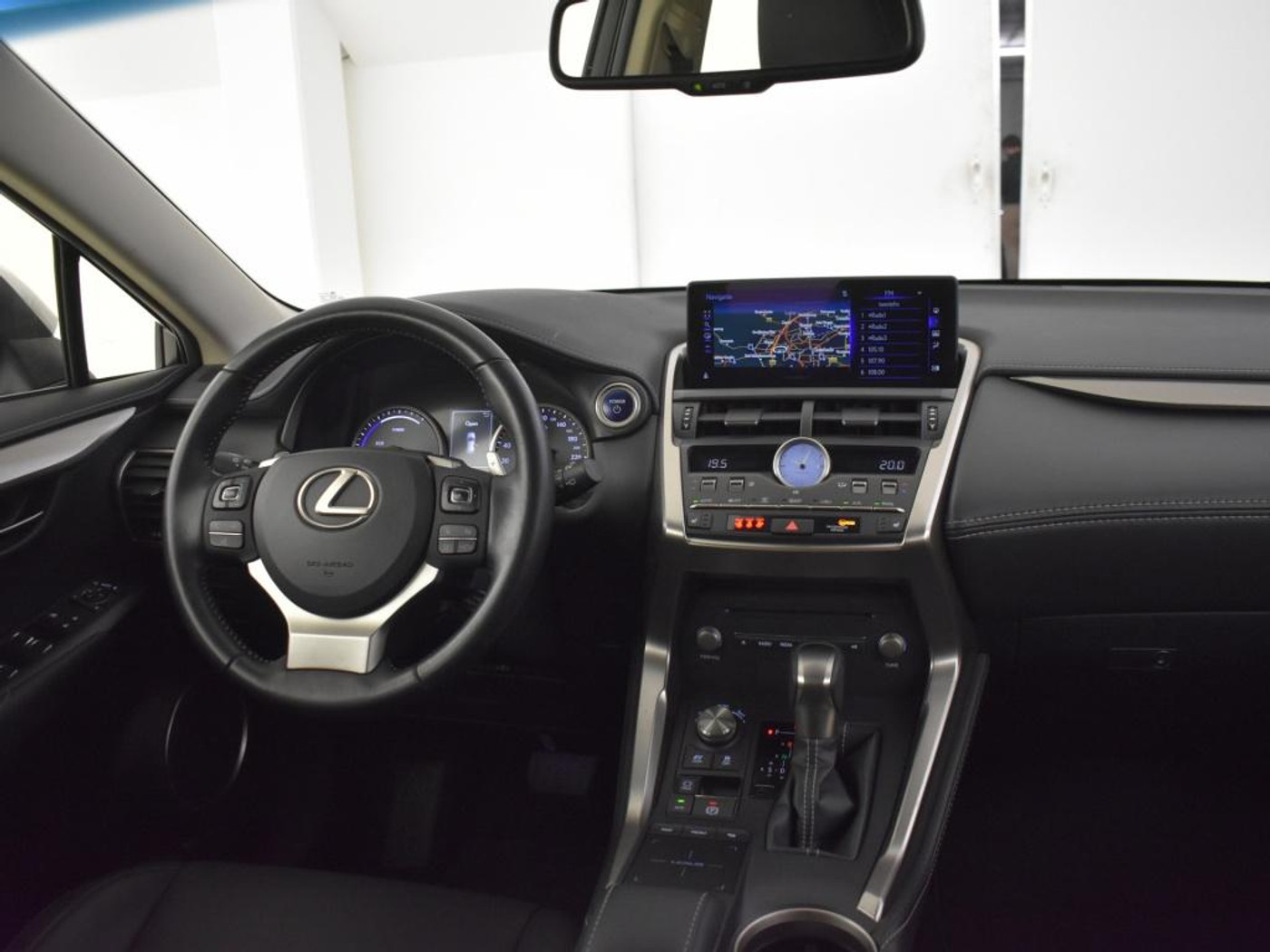 Foto van Lexus NX