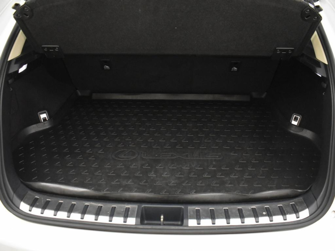 Foto van Lexus NX