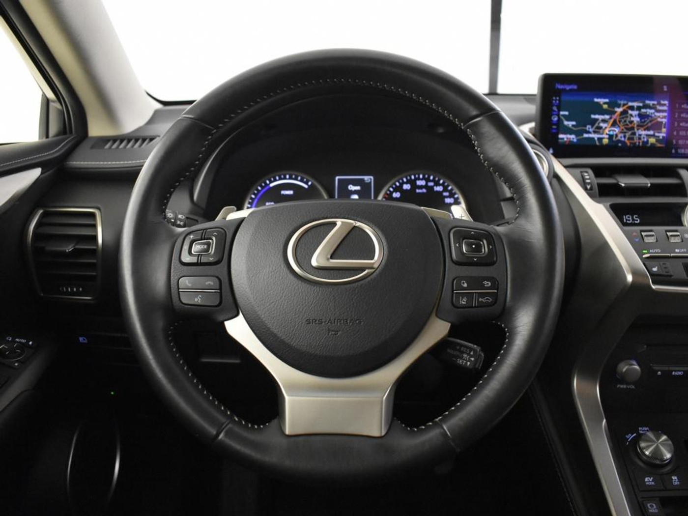 Foto van Lexus NX