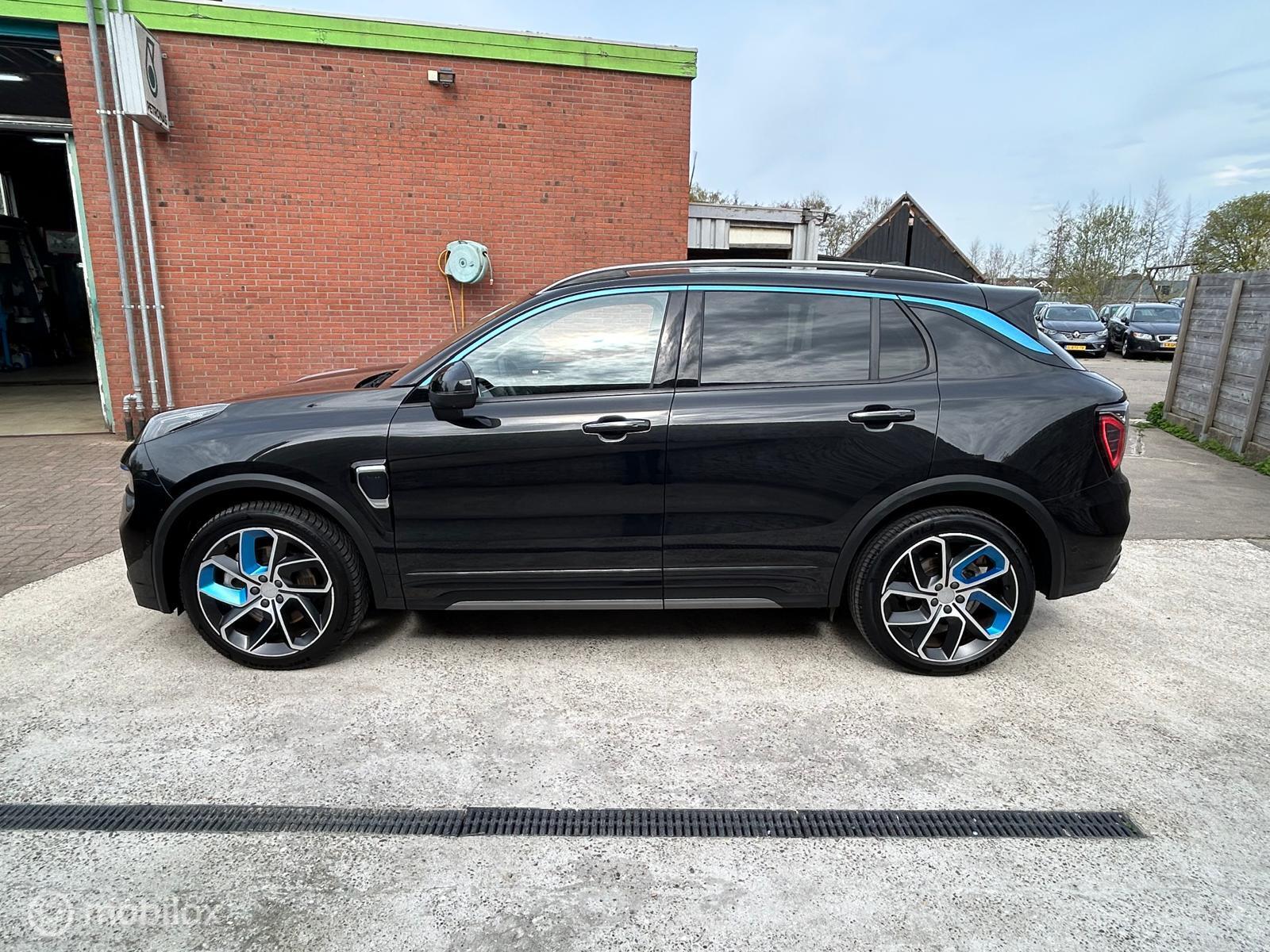 Foto van LYNK & Co 01