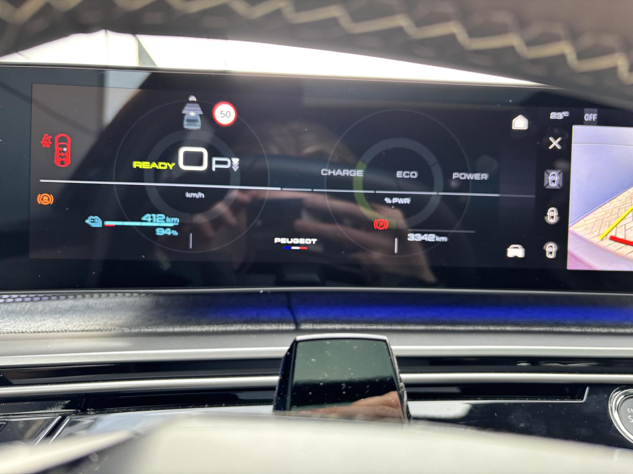 Foto van Peugeot E-5008