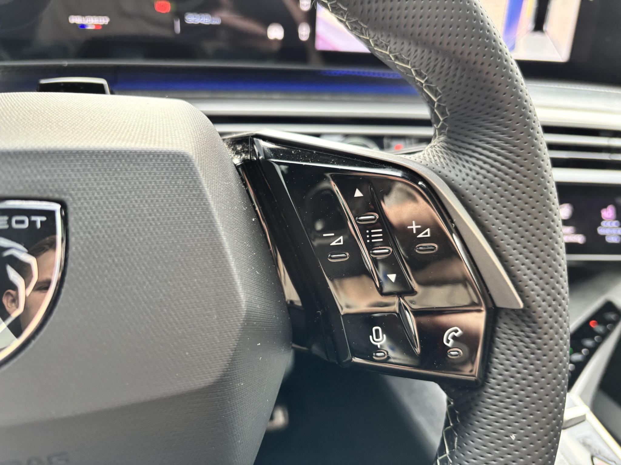 Foto van Peugeot E-5008