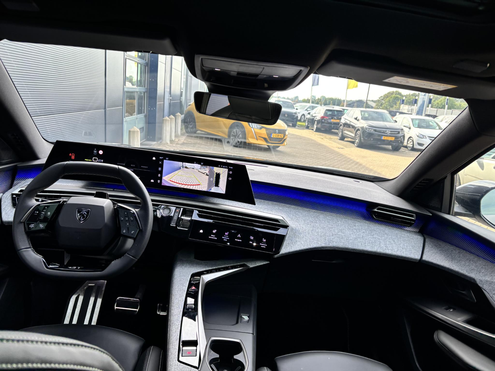 Foto van Peugeot E-5008