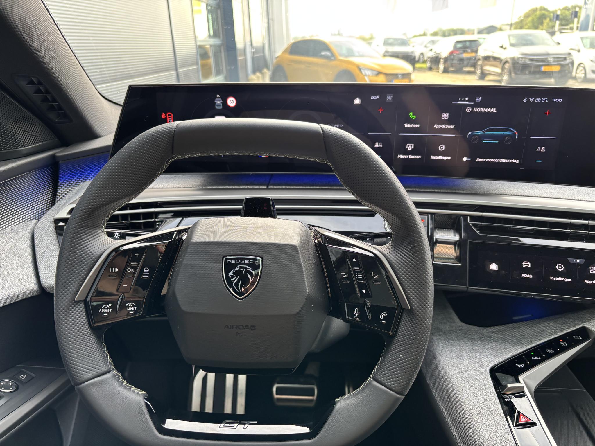 Foto van Peugeot E-5008