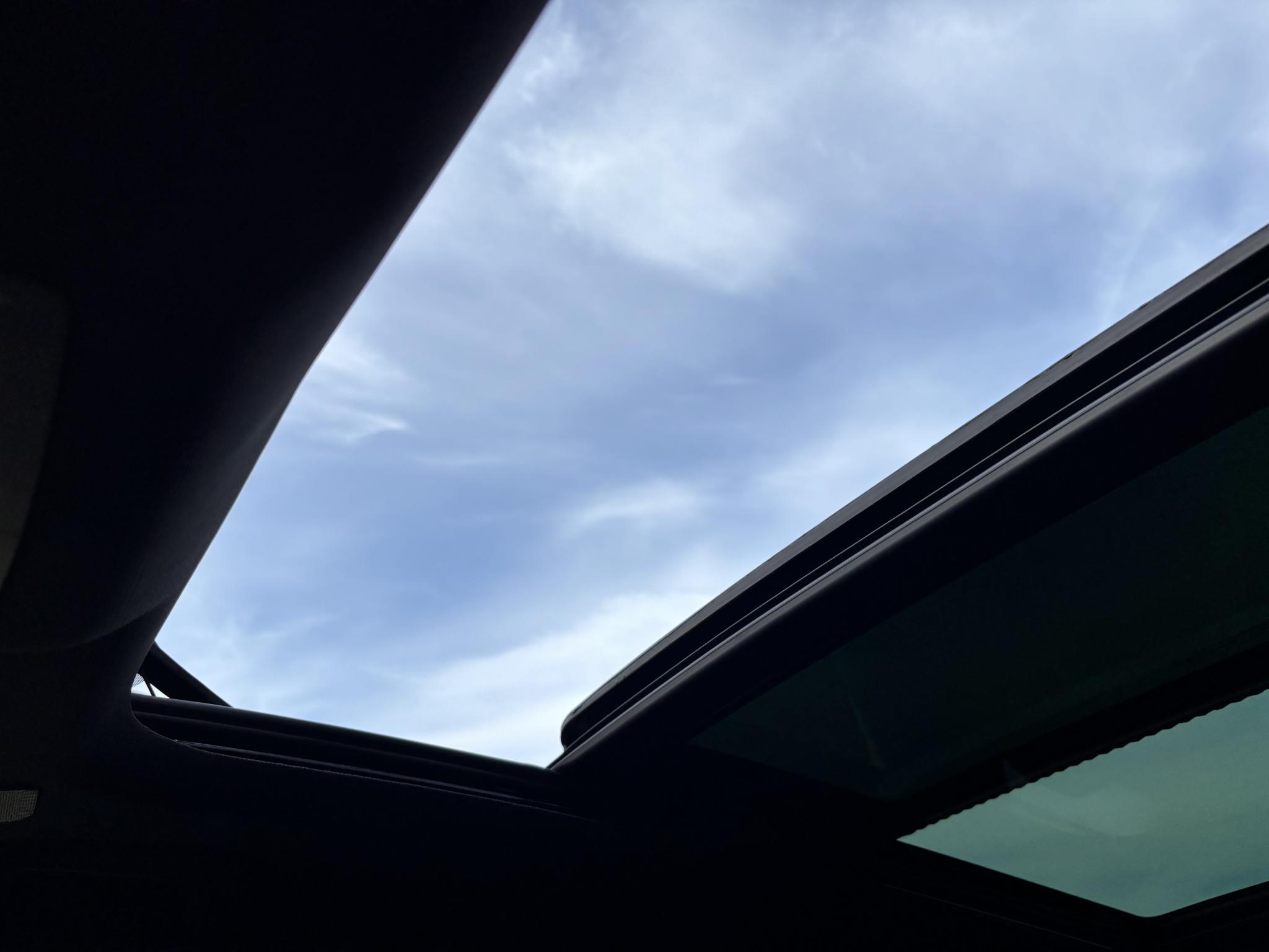 Foto van Peugeot E-5008