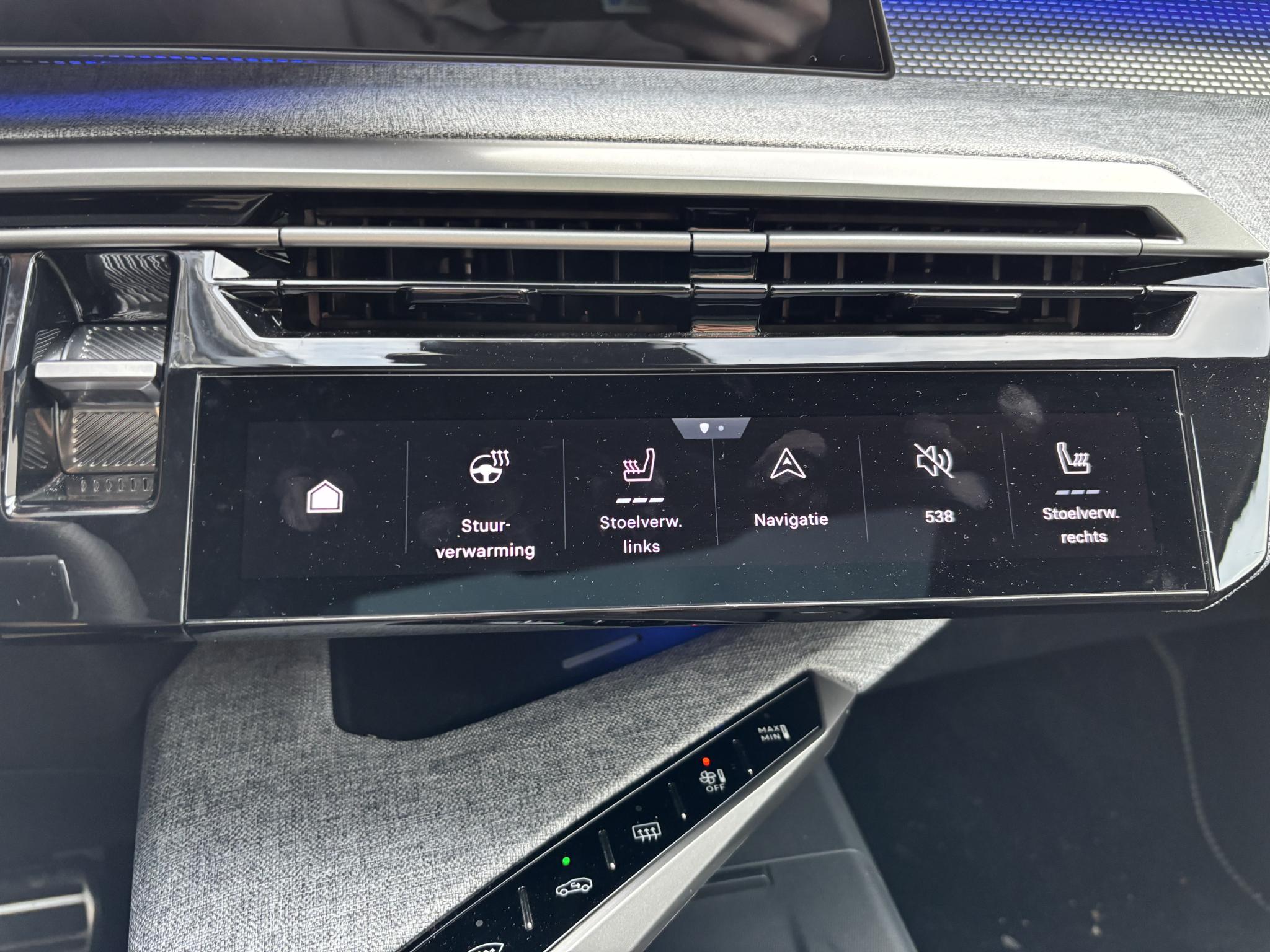 Foto van Peugeot E-5008