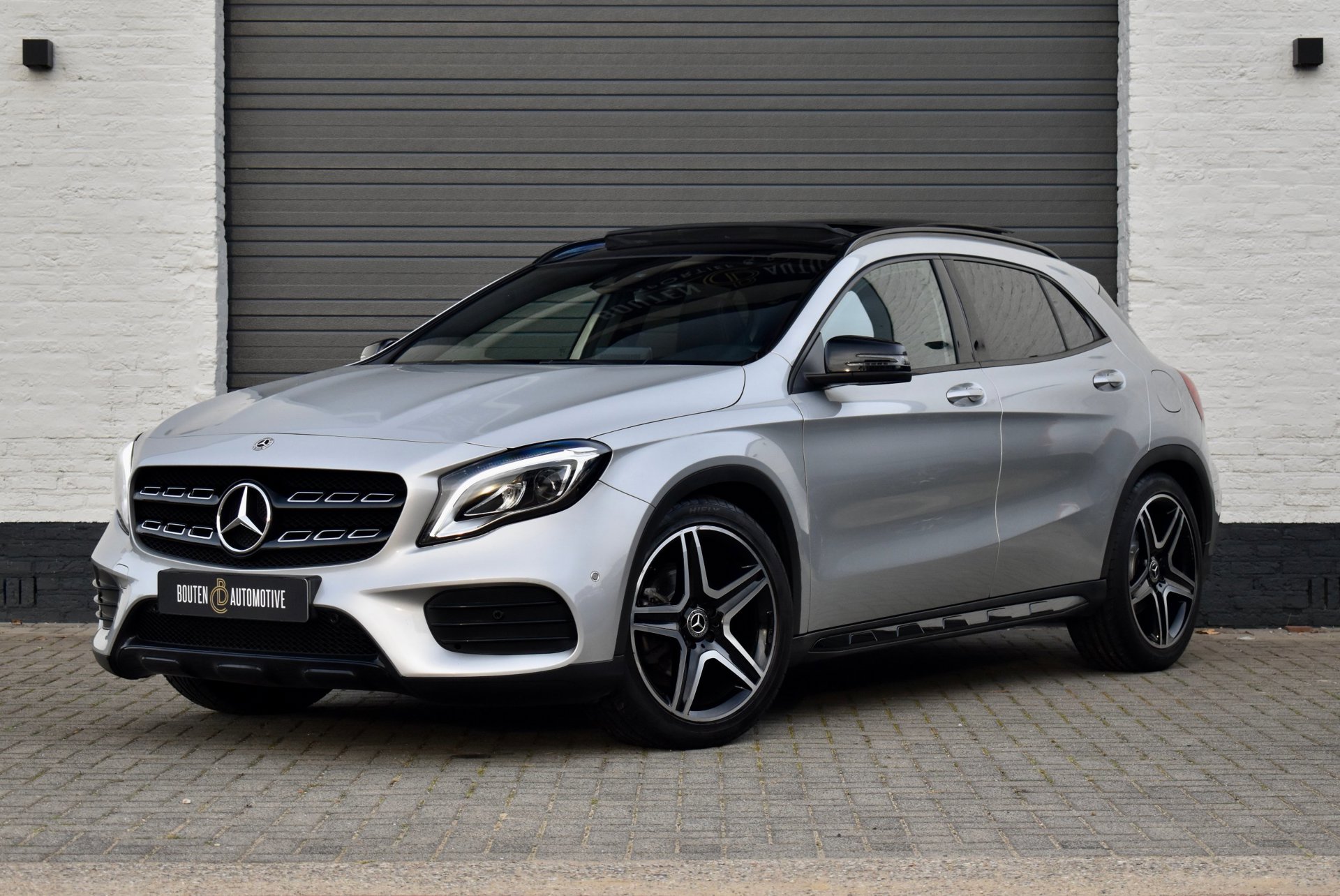 Mercedes-Benz Gla 180 180 Business Solution AMG|Pano|Camera|Cruise|Navi 2017 - voorkant