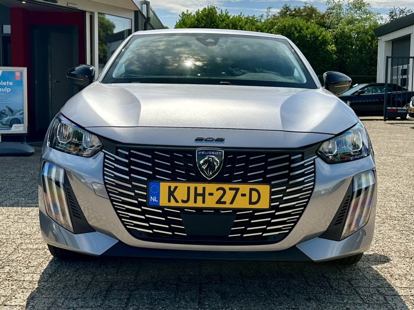 Foto van Peugeot E-208