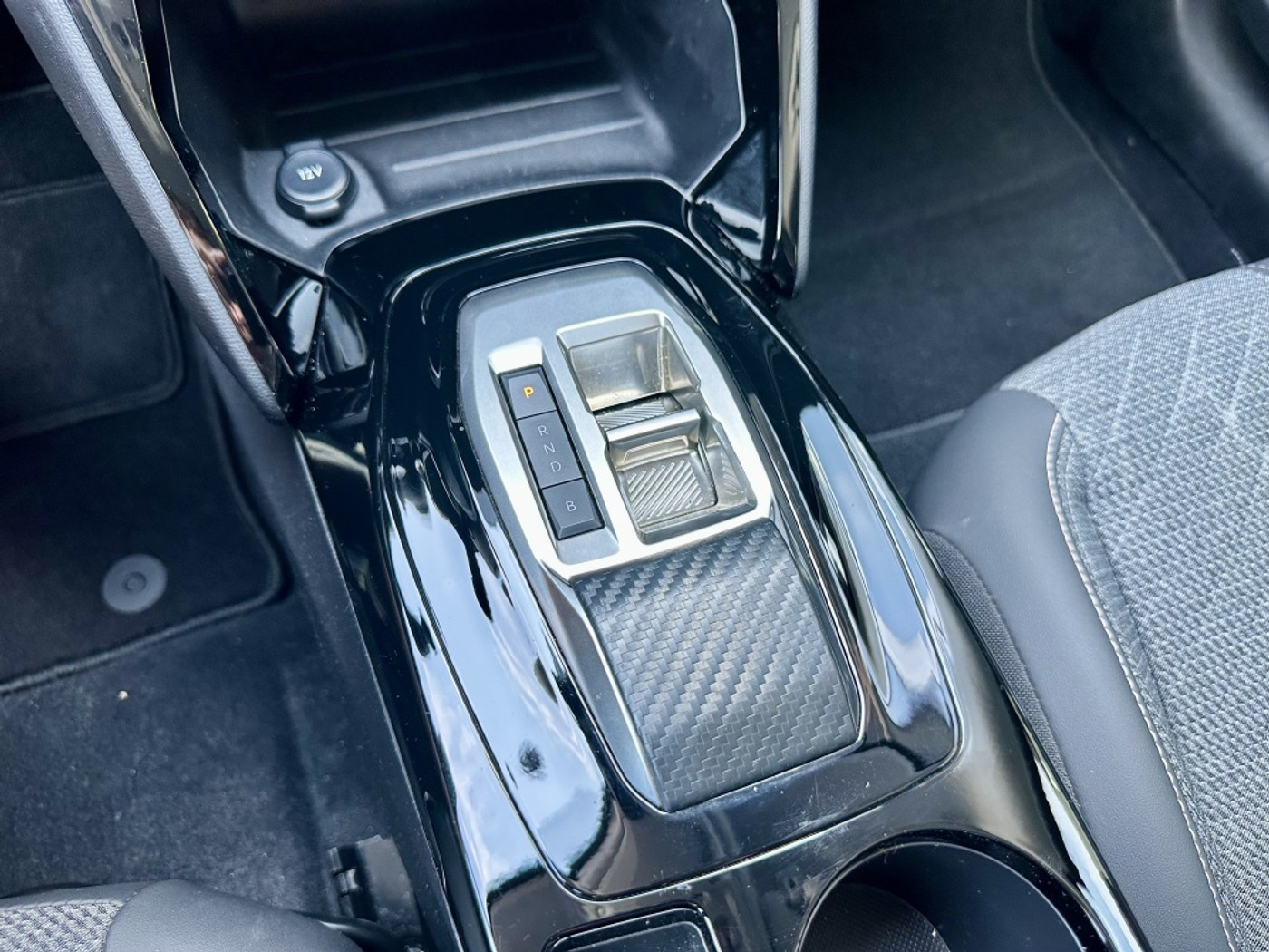 Foto van Peugeot E-208