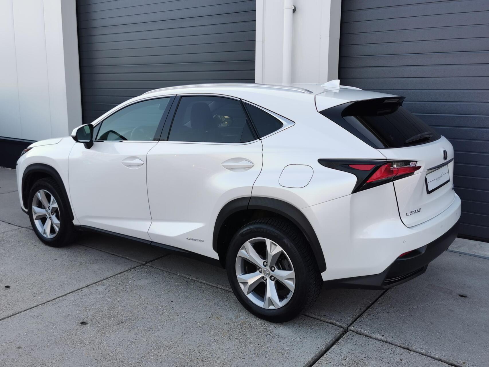 Foto van Lexus NX