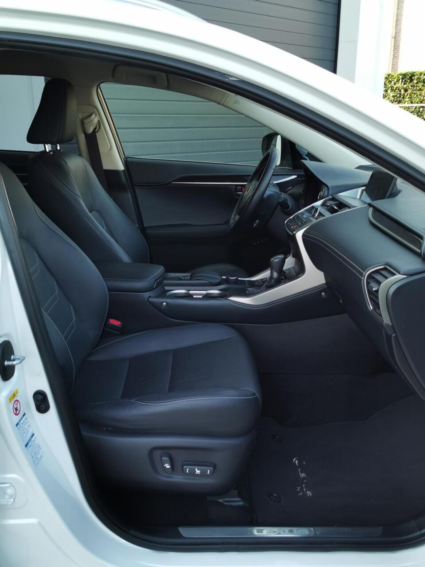 Foto van Lexus NX