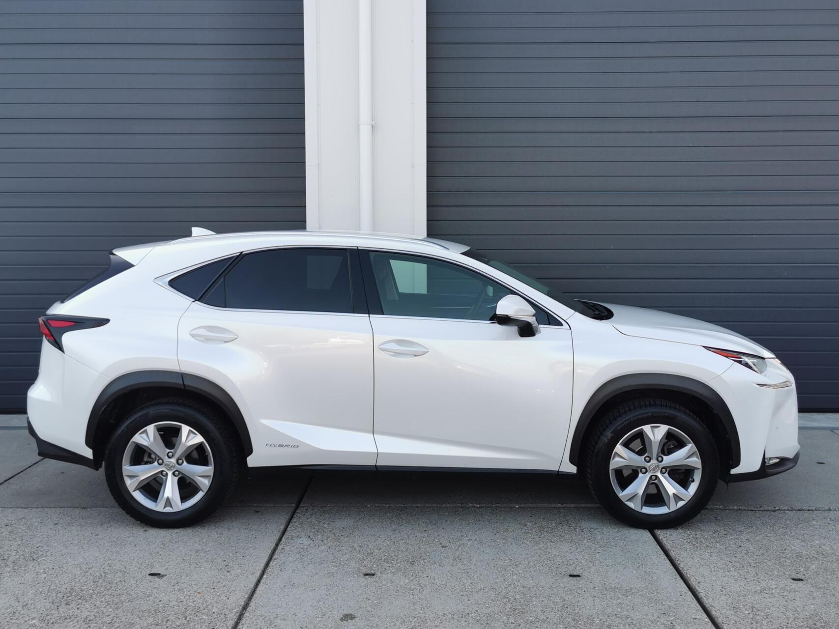 Foto van Lexus NX
