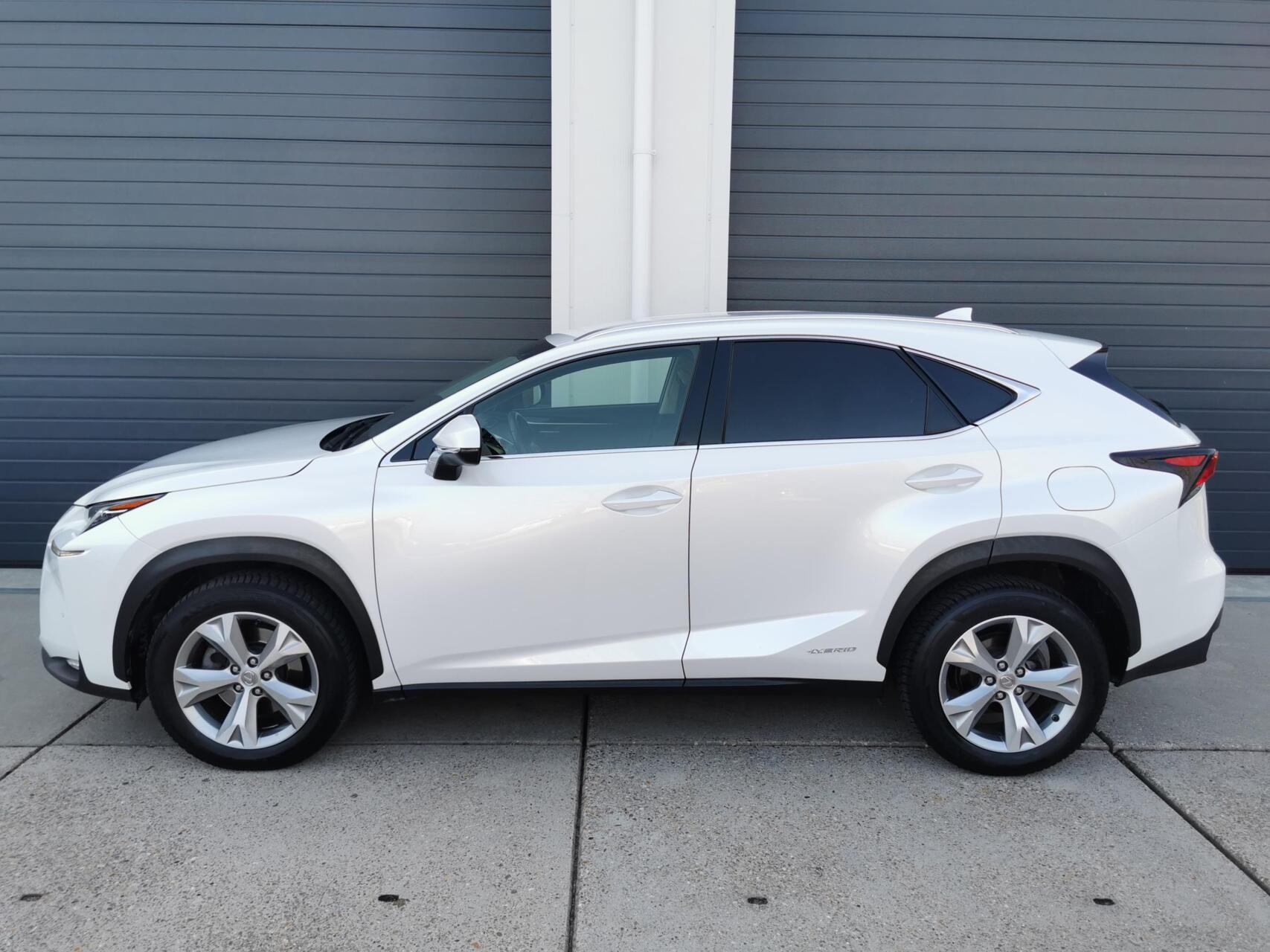 Foto van Lexus NX