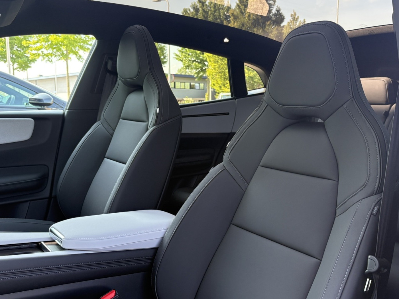 Foto van Polestar 4