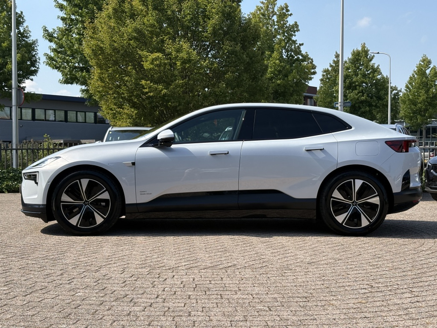 Foto van Polestar 4