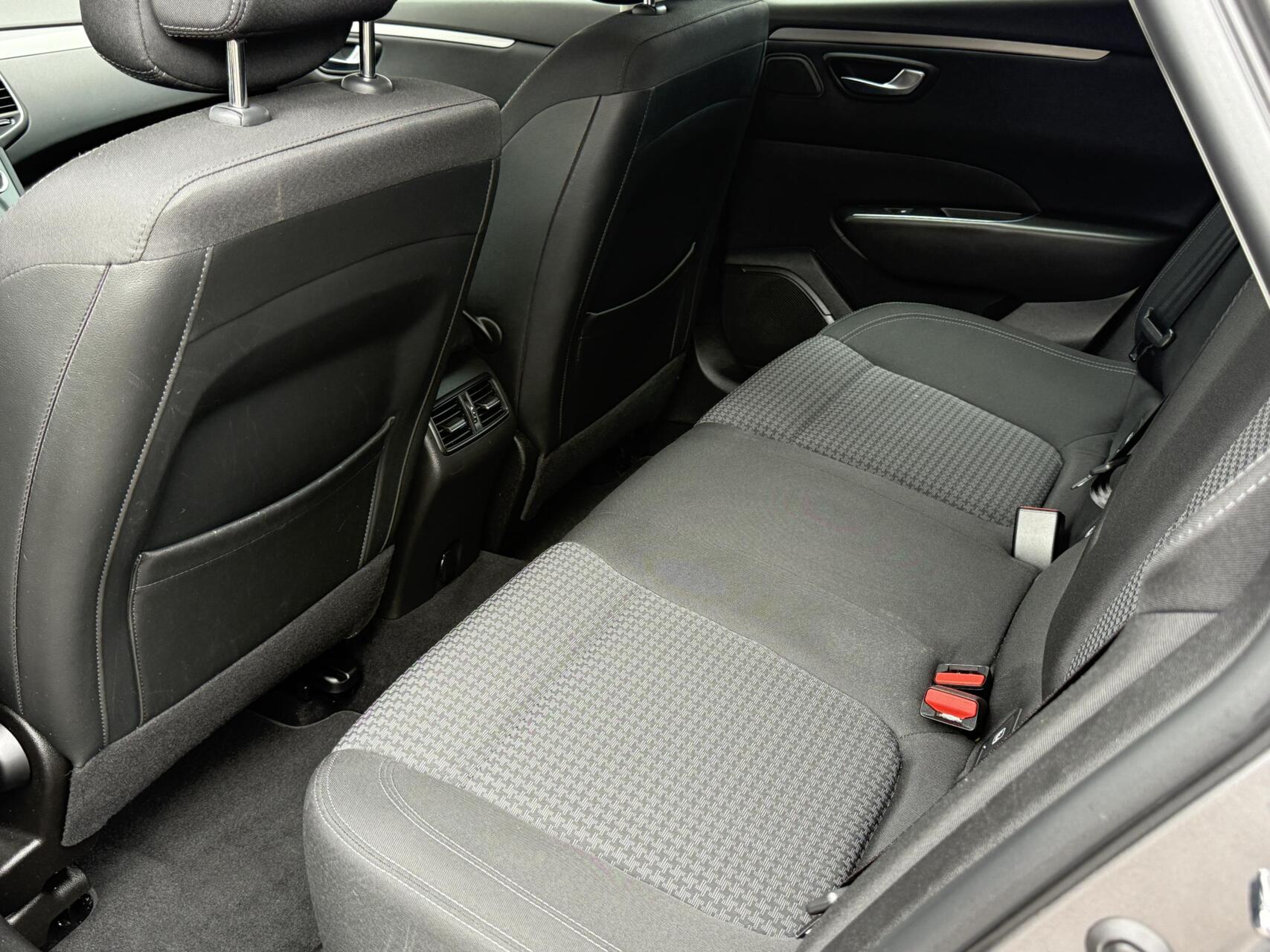 Foto van Renault Talisman Estate