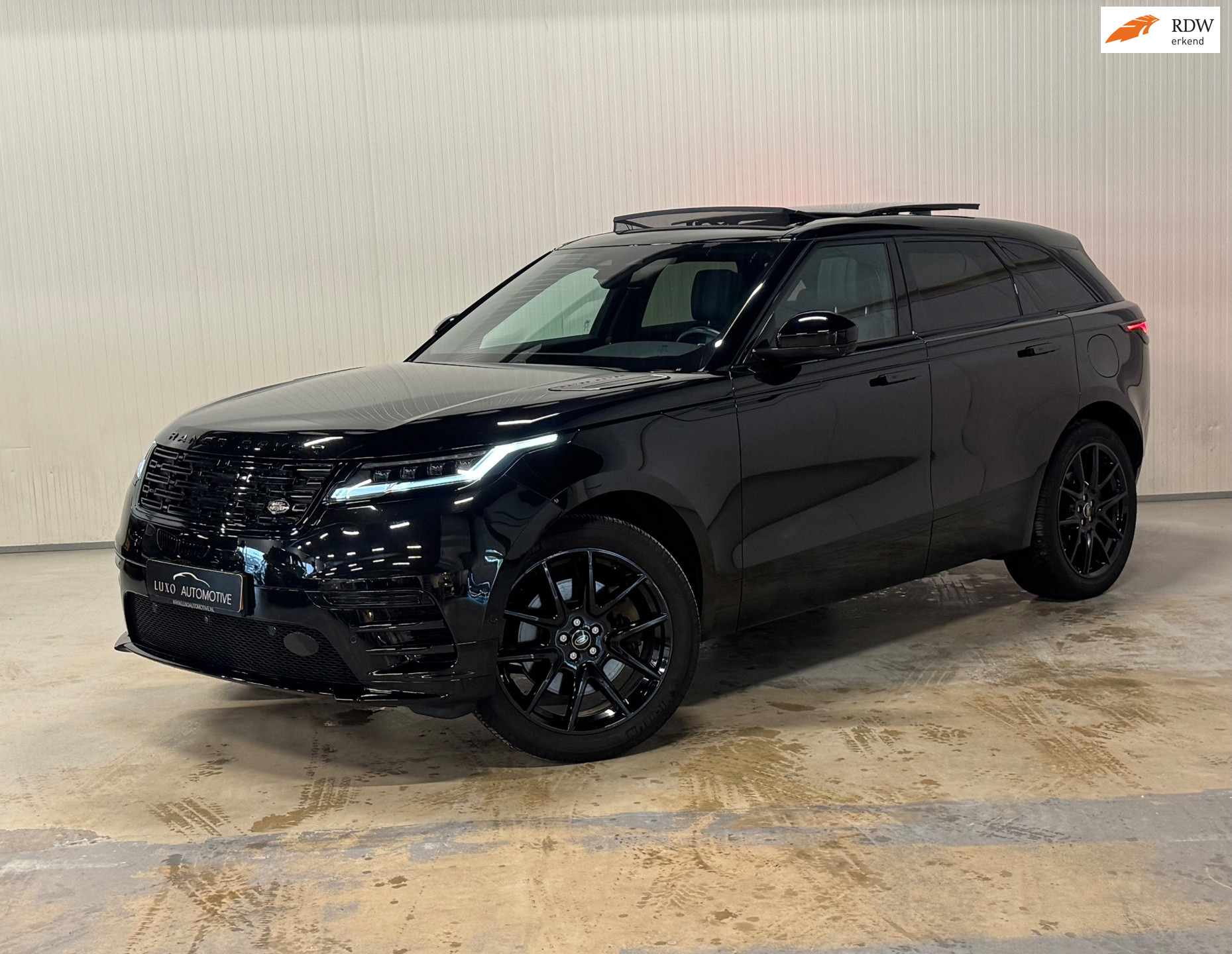 Land Rover Range Rover Velar 2.0 P400e R-Dynamic HSE | FACELIFT | PANO | 360 CAMERA | MERIDIAN 2024 - voorkant