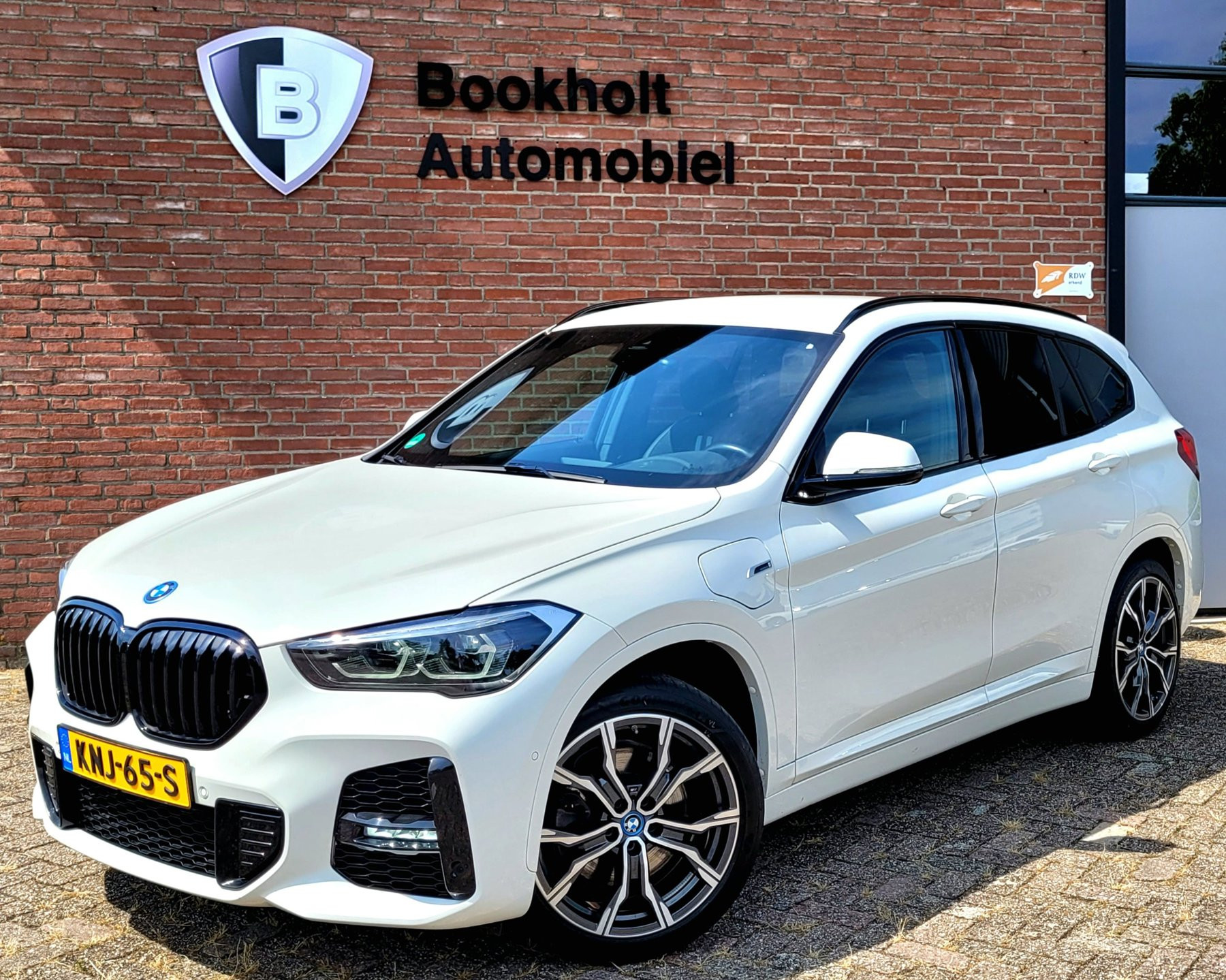 BMW X1 XDrive25e M-Sport, Camera, HiFi, Adaptive LED, 19 inch, DAB (94% SOH - 220PK) 2021 - voorkant