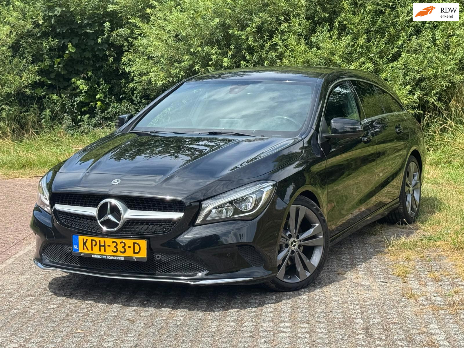 Mercedes-Benz Cla-klasse Shooting Brake 180 Business Solution 2019 - voorkant