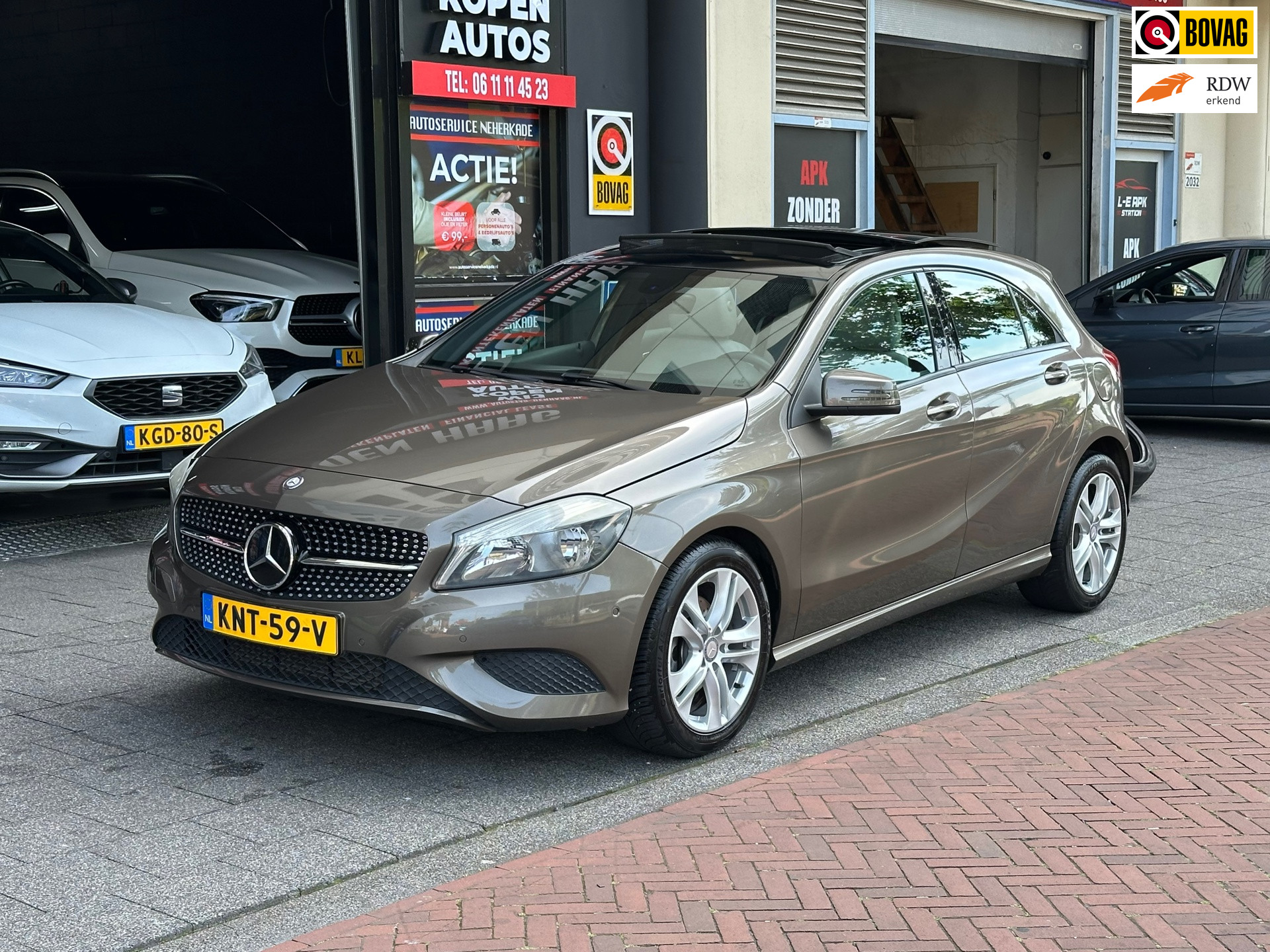 Mercedes-Benz A-klasse 200 Ambition Automaat Panoromadak 2012 - voorkant