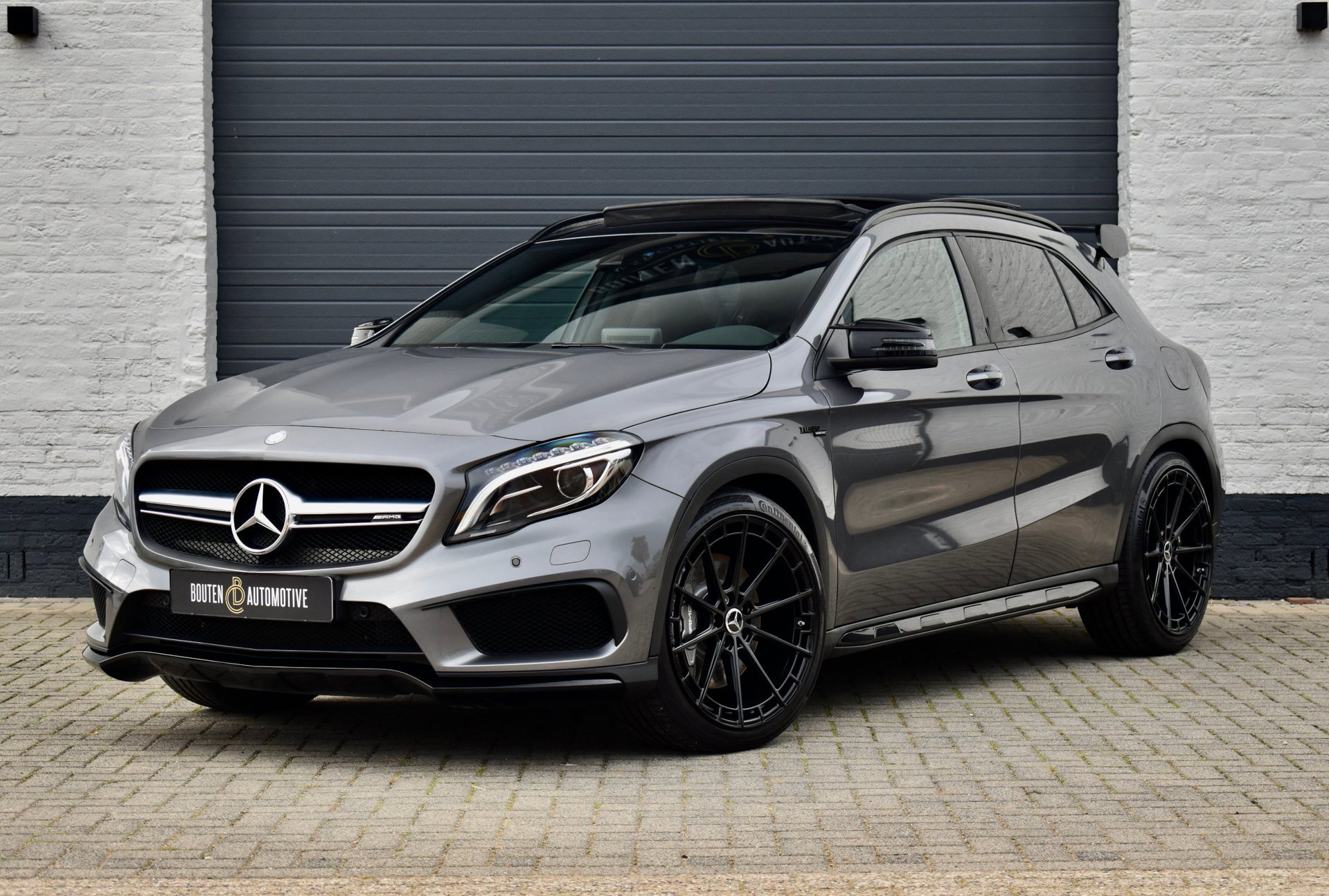 Mercedes-Benz Gla-klasse AMG 45 4MATIC Premium |Pano|Aero|Memory|Camera|Leer| 2017 - voorkant
