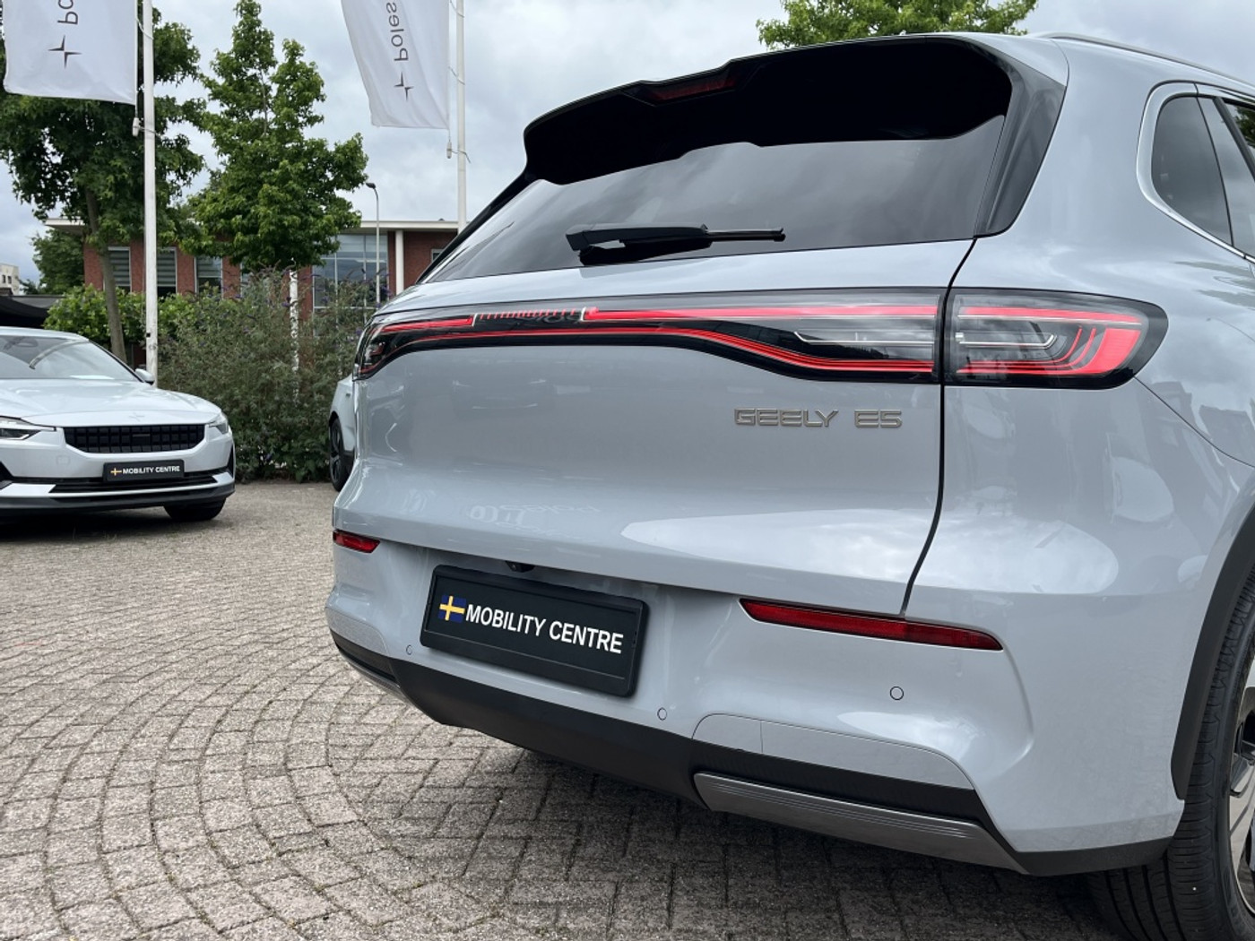 Foto van Geely E5