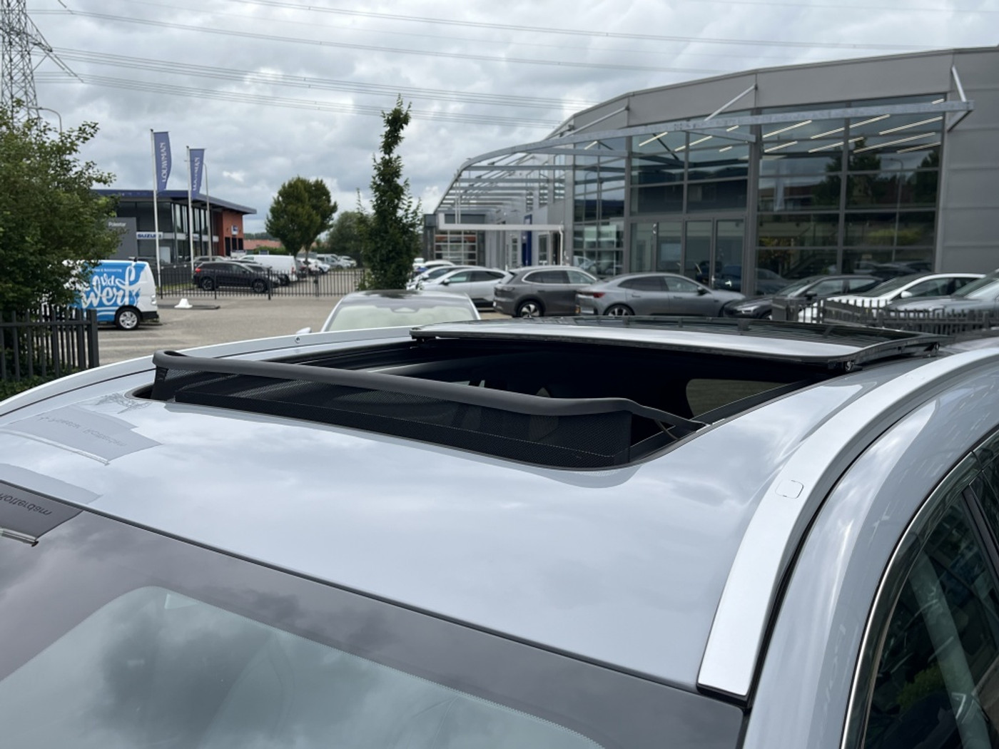 Foto van Geely E5