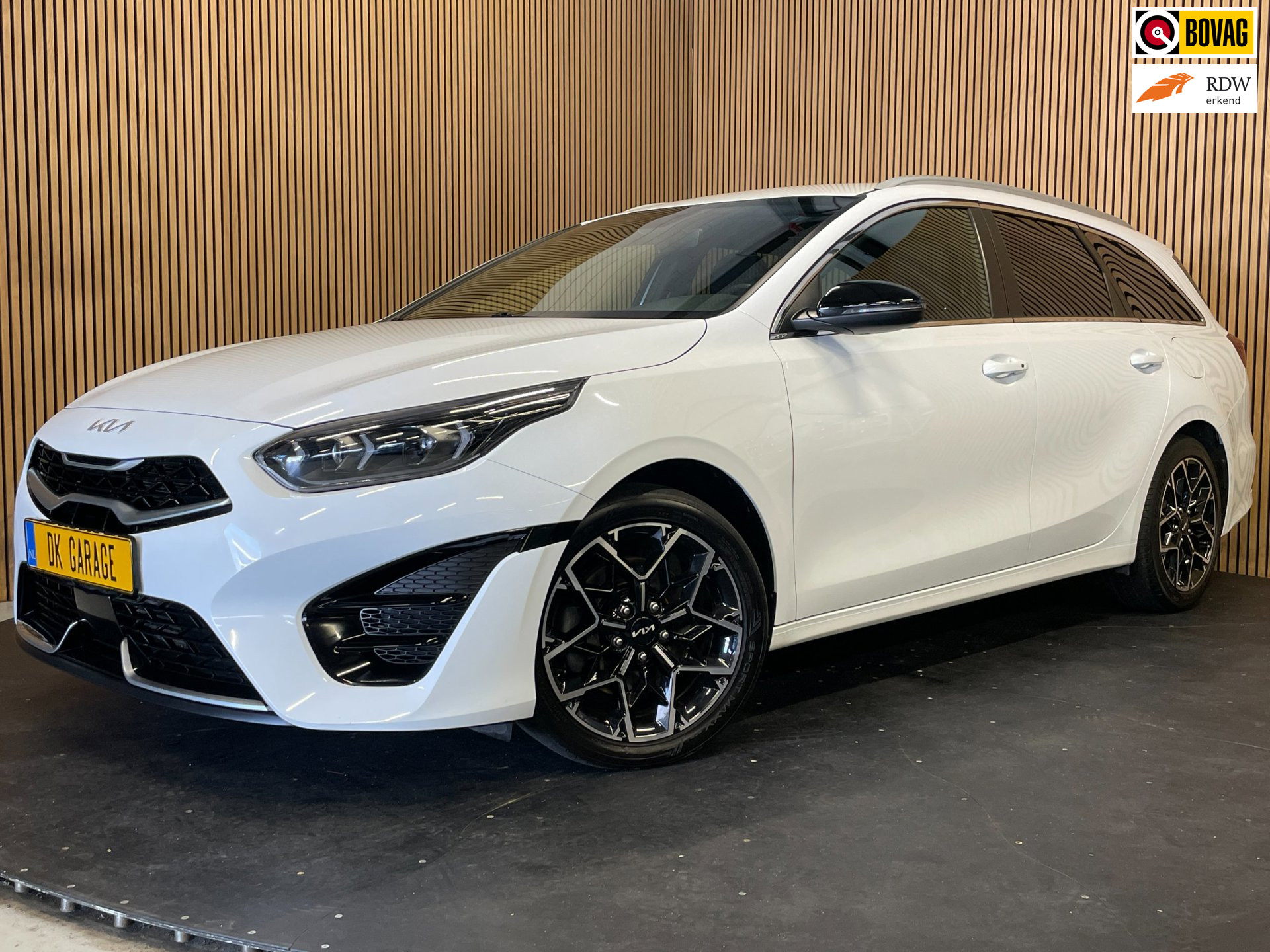 Kia Ceed Sportswagon 1.5 T-GDi GT-Line|160PK|TREKHAAK|ACC|DIGITAL|KEYLESS|JBL|CARPLAY|ANDROID|STOEL+STUURVERW|CAMERA|CRUISE+CLIMA| 2022 - voorkant