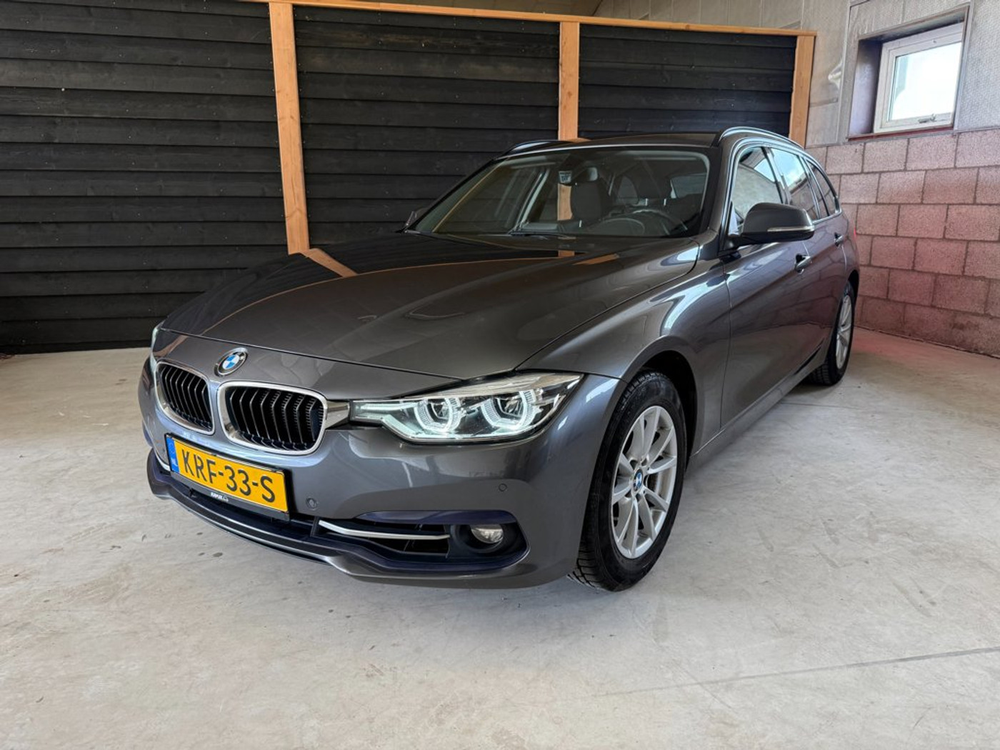 BMW 3-serie Touring 318i M Sport Edition 2018 - voorkant